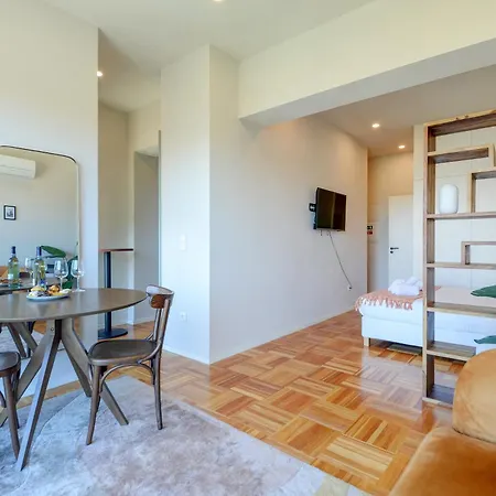 New! Bella Vista Διαμέρισμα *